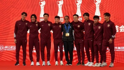 吕文君回归根宝基地幕后：曾多次与恩师徐根宝进行长时间单独交流